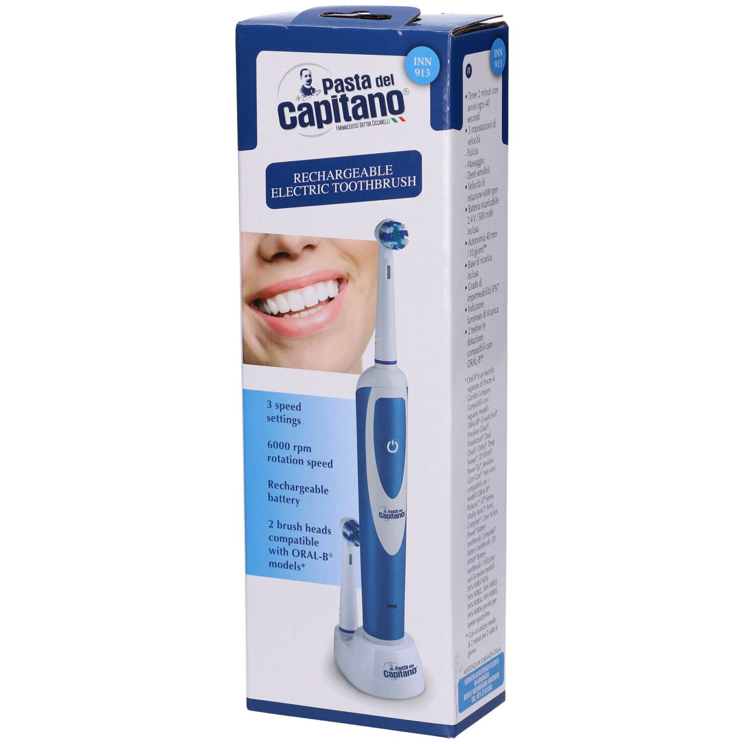 Spazzolino elettrico ricaricabile in confezione. Spazzolino blu e bianco con stazione di ricarica. Marchio: Pasta del Capitano. Scritto: Rechargeable Electric Toothbrush.