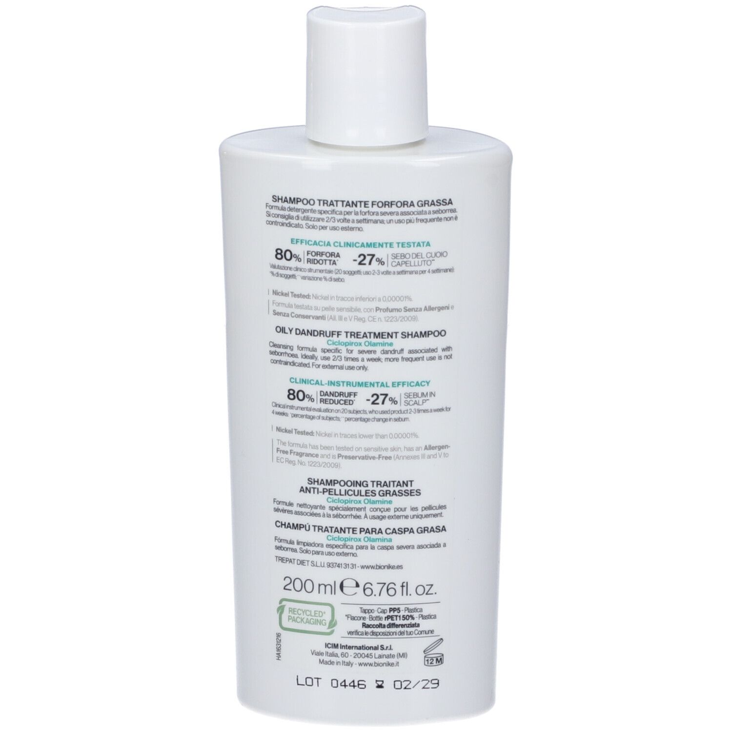 Retro di un flacone di shampoo bianco. Testo: Shampoo Trattante Forfora Grassa. Informazioni sull'efficacia e sugli ingredienti.
