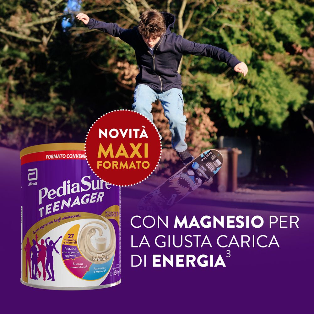Lattina PediaSure Teenager gusto cioccolato, 850g. Adolescente fa skateboard.