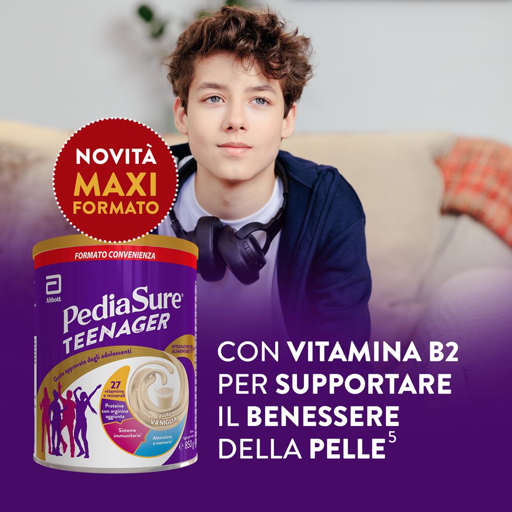 Lattina PediaSure Teenager con un ragazzo sullo sfondo. Contiene 27 vitamine e minerali.