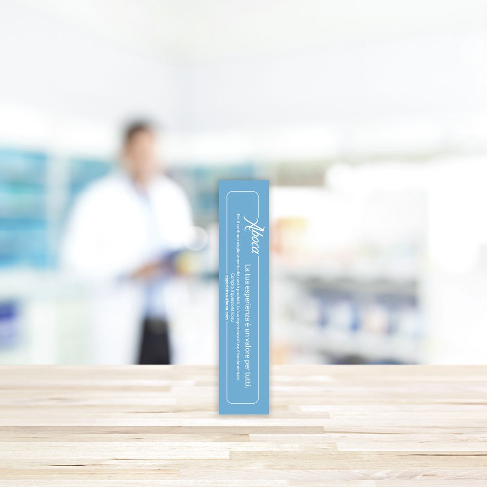 Confezione blu con testo. Marchio 'Aboca' visibile.