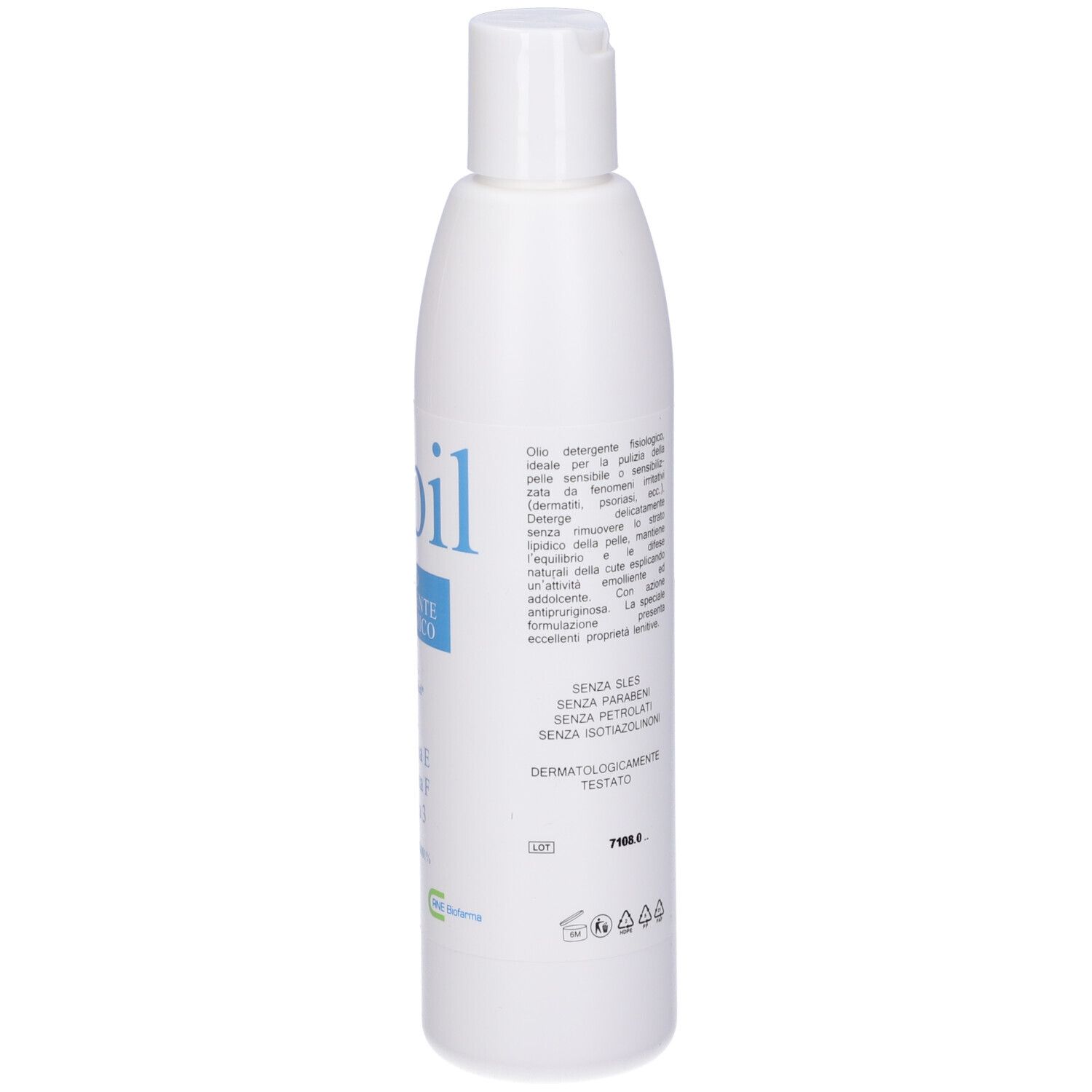 Flacone bianco con testo. Scritta: K oil, Olio Detergente Eudermico. Contiene vitamina E, F, Omega 3. Dermatologicamente testato.