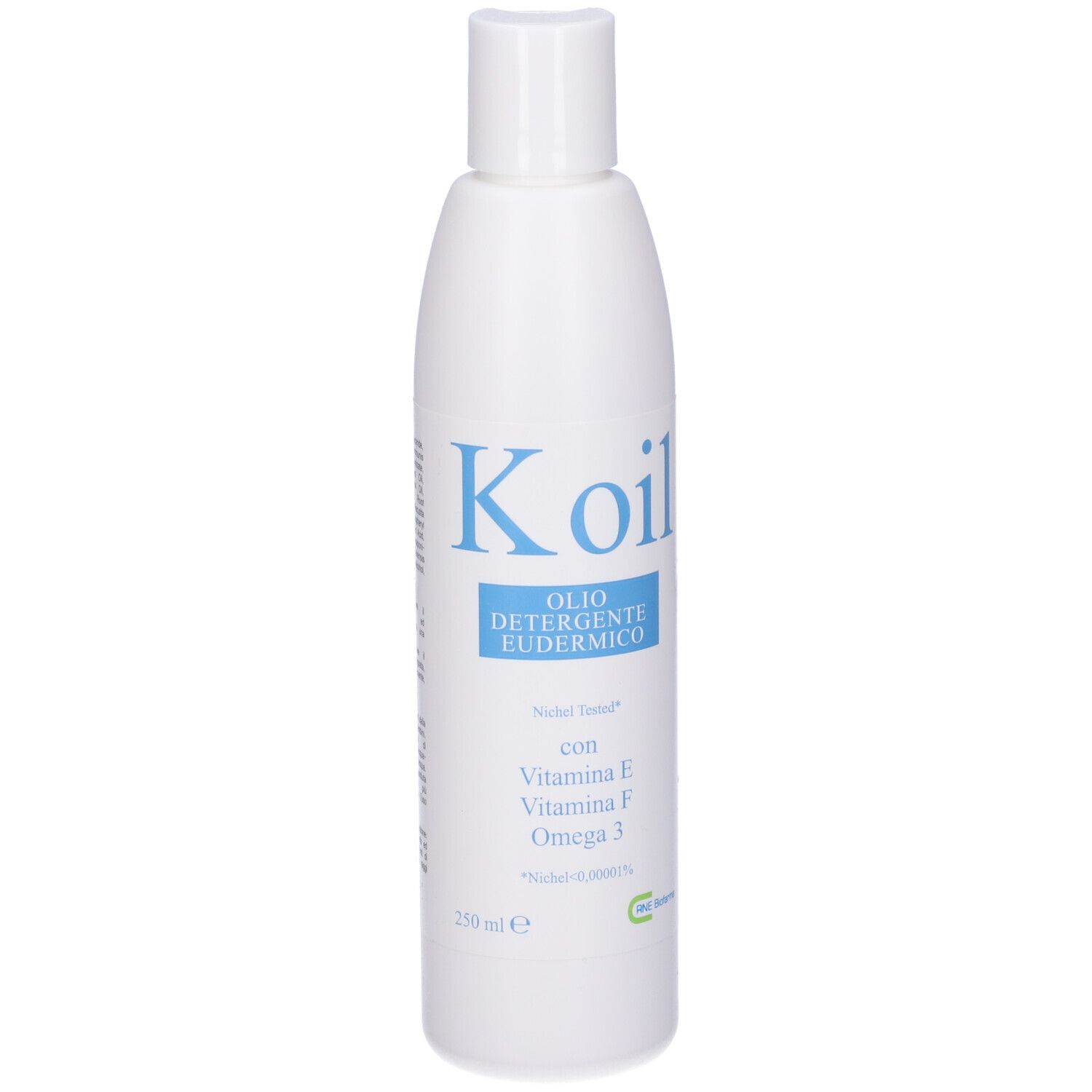 Flacone bianco con etichetta blu. Scritta: K oil, Olio Detergente Eudermico. Contiene vitamina E, F, Omega 3.