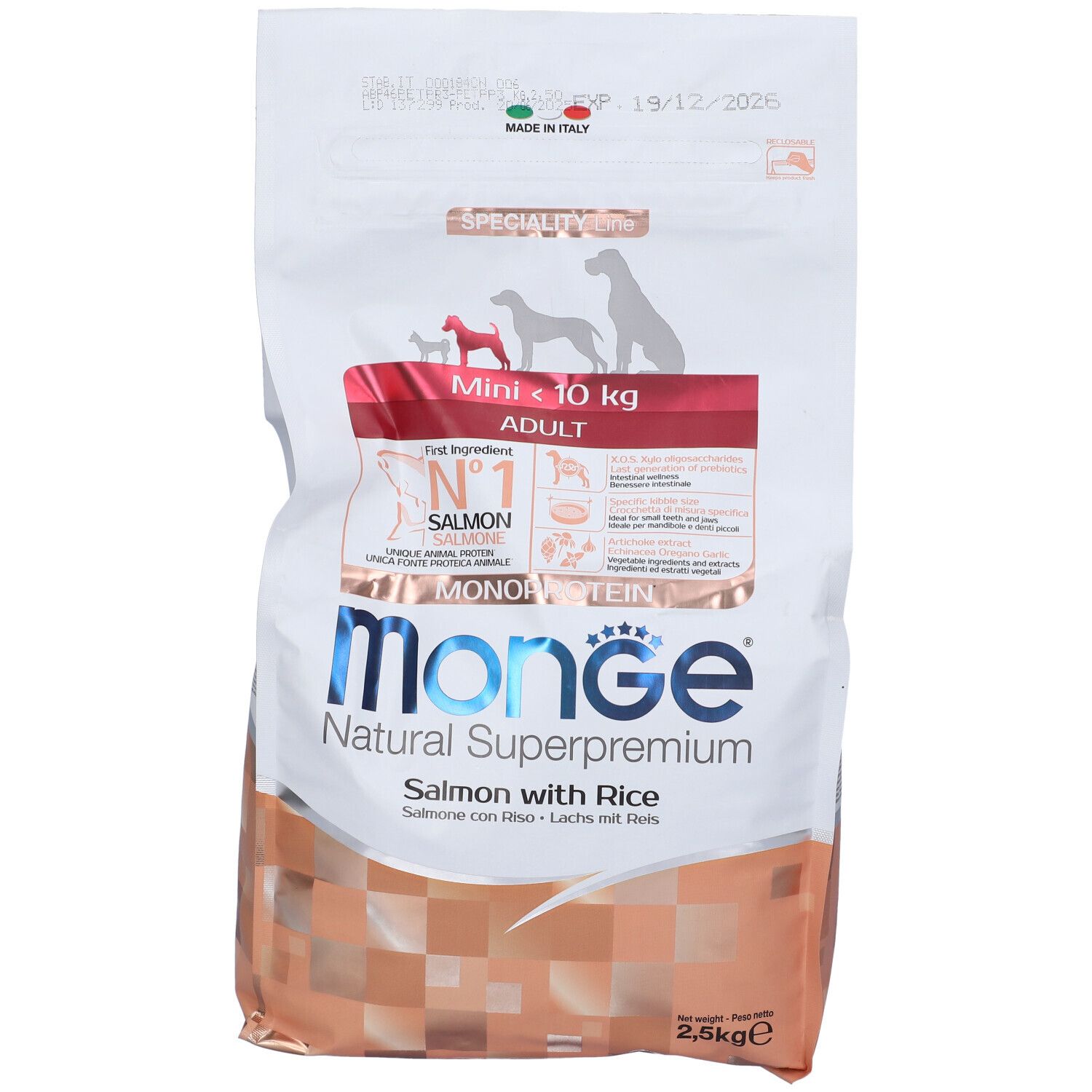 Sacchetto di cibo per cani Monge. Bianco, con accenti rossi e marroni. Testo: Monge Natural Superpremium, Salmone con riso. 2,5 kg.