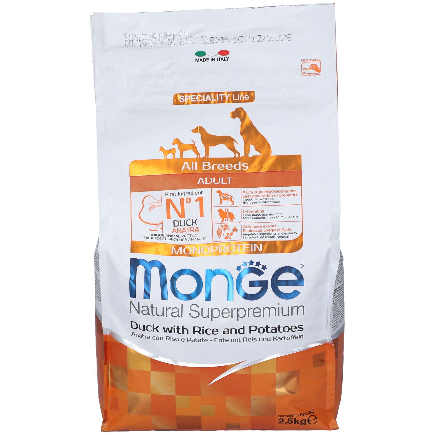 Sacco di cibo per cani. Scritto: Monge, Natural Superpremium, Anatra con riso e patate. Immagine di cani. 2,5 kg.