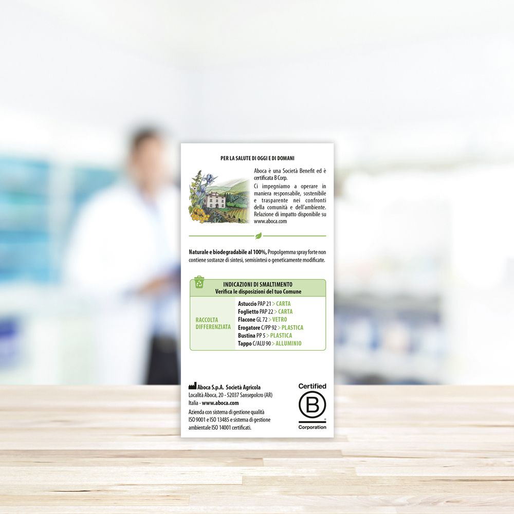 Retro della confezione con testo e informazioni. Contiene un logo e informazioni sulla sostenibilità.