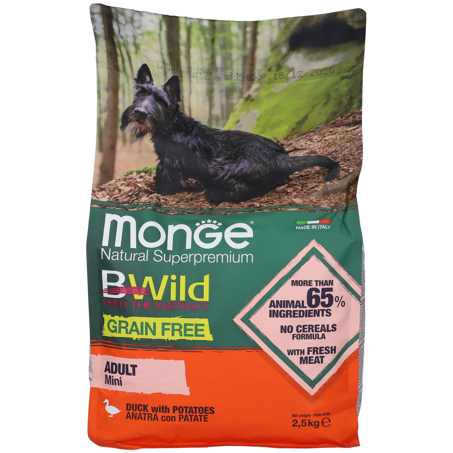 Sacchetto di cibo per cani Monge Bwild 2,5 kg. Confezione verde-arancio con cane. Oltre il 65% di ingredienti animali, senza cereali.