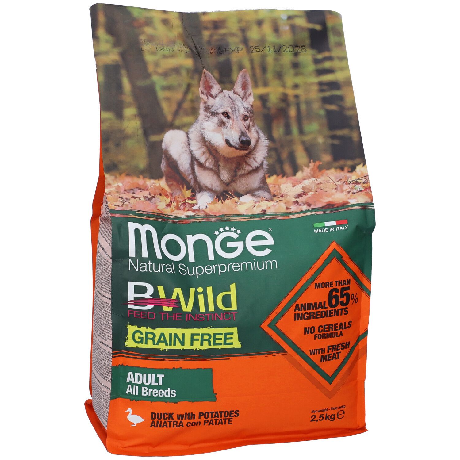 Sacchetto di cibo per cani Monge Bwild. Testo: Grain Free, Adult, Anatra con patate, 2,5 kg. Verde, arancione, bianco.