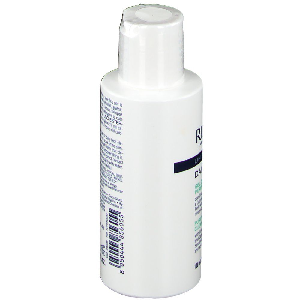 Flacone bianco con tappo bianco. Scritta: RILASTIL, Daily Care. Testo multilingue. 100 ml.
