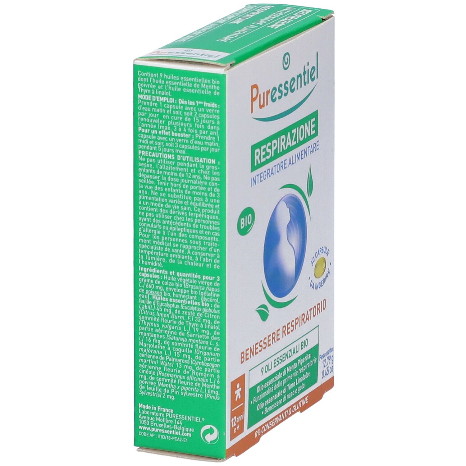 Vista angolata della confezione del prodotto. Testo: Respirazione, Integratore Alimentare Bio. Contiene 30 capsule. 9 oli essenziali bio. Per bambini dai 12 anni in su.