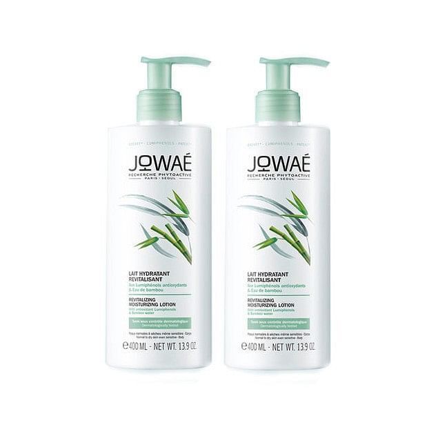 Due flaconi con erogatore verde. Scritta: JOWAÉ, Lait Hydratant Revitalisant, 400 ml.