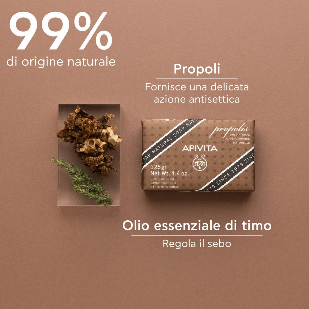 Sapone e ingredienti. Testo: 99% naturale, Propoli, olio di timo. Pulisce, regola il sebo.