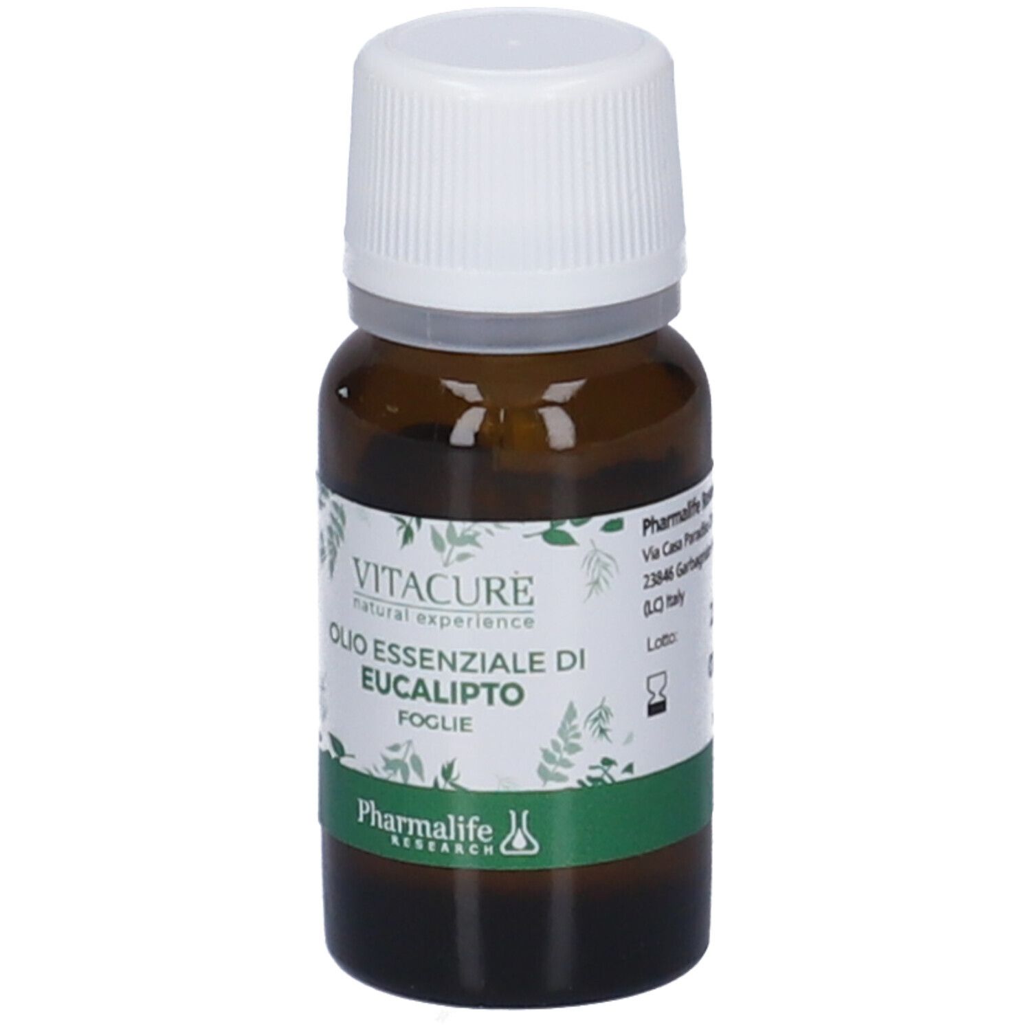 Flacone di vetro marrone con tappo bianco. Etichetta con testo: Olio Essenziale Di Eucalipto, Vitacure, e logo. Etichetta verde e bianca.