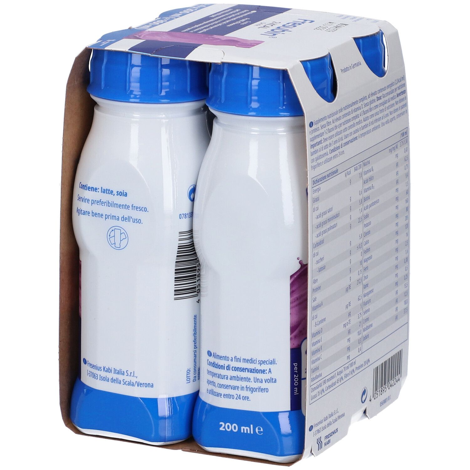 Due bottiglie di Fresubin 2KCAL Drink Frutti di Bosco in confezione di cartone. Dettaglio del retro con testo.