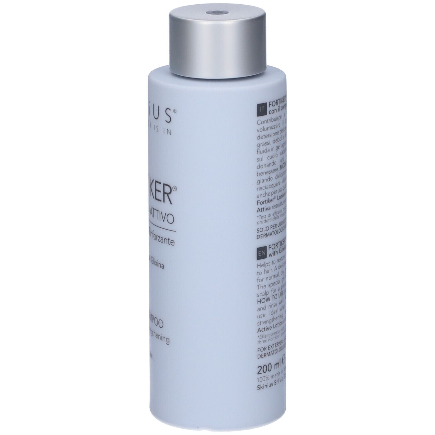 Flacone di shampoo blu chiaro. Scritta: Fortiker Shampoo Attivo. Marchio: Skinius. Con complesso Gliksina. Testo sul retro.