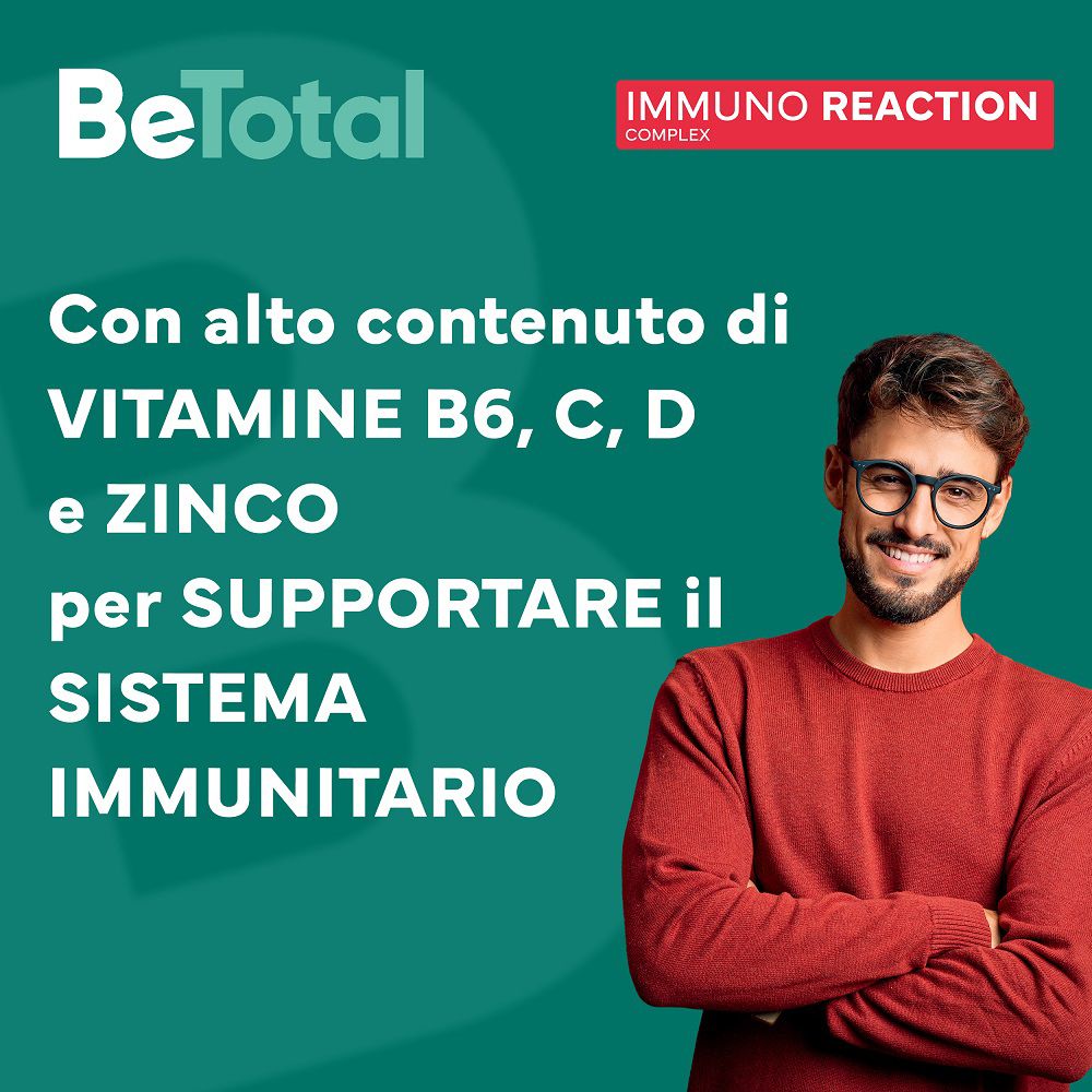 Uomo con occhiali. Testo: Alto contenuto di vitamine B6, C, D e zinco per supportare il sistema immunitario. Sfondo verde.