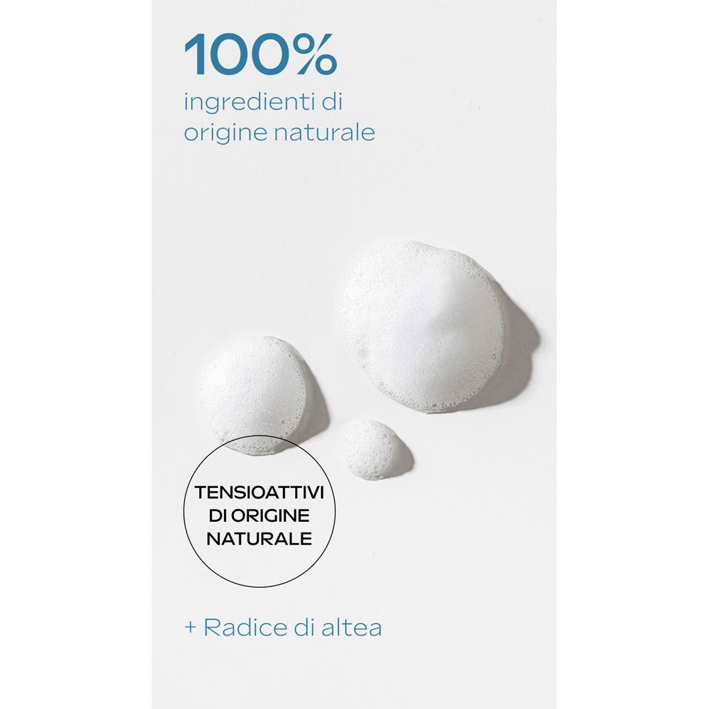 Tre pezzi di schiuma su sfondo bianco. Testo: 100% Ingrédients d'origine naturelle. Tensioattivi di origine naturale.