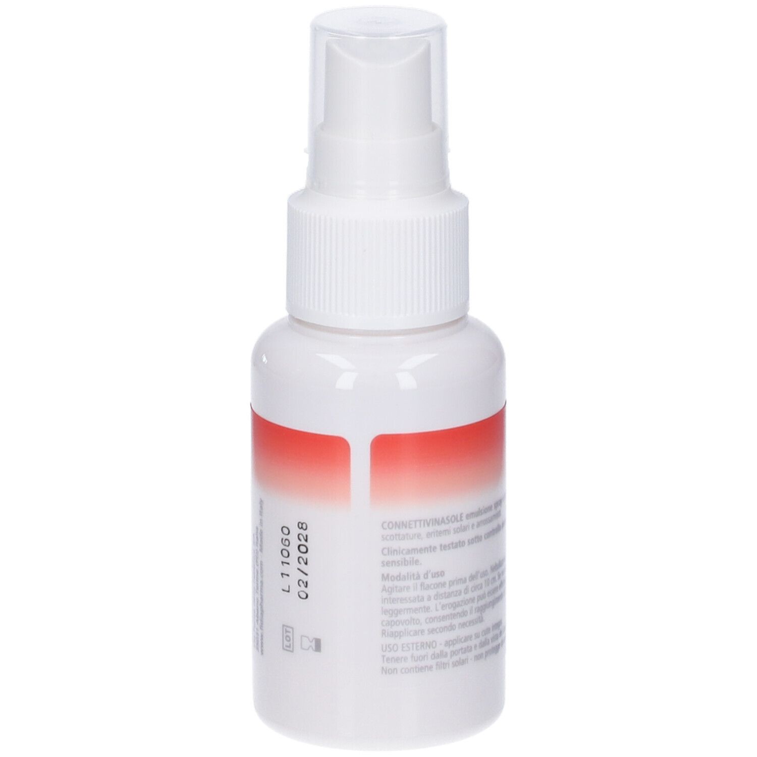 Retro di un flacone spray bianco con fascia rossa. Testo in italiano. Con erogatore. Data di scadenza.