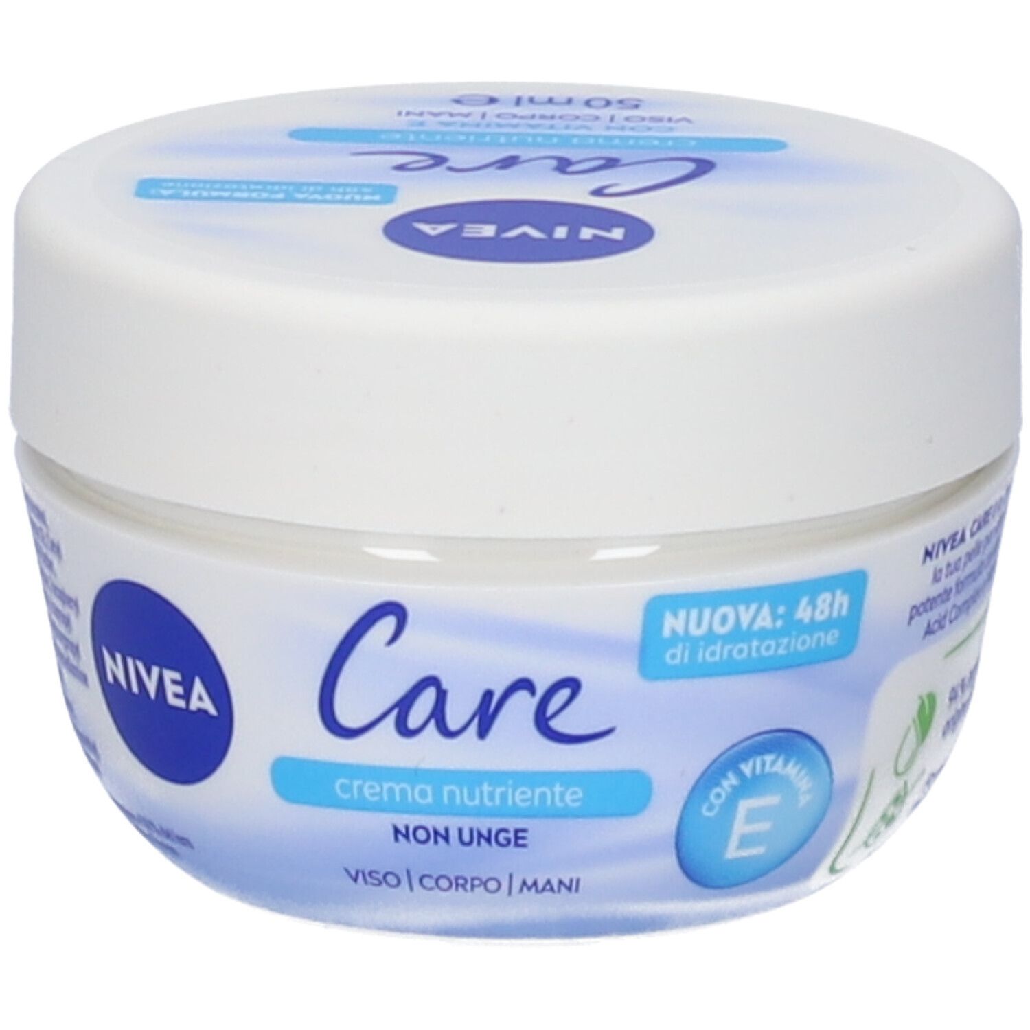 Vasetto bianco con coperchio blu. Scritta: NIVEA Care, crema nutriente, 50ml. Con vitamina E. Descrizione del prodotto in italiano.