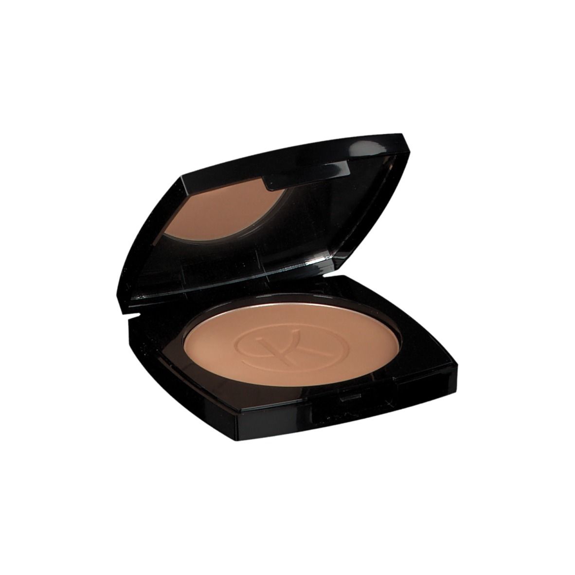 Cipria compatta in confezione nera aperta con specchio. La cipria è marrone chiaro.