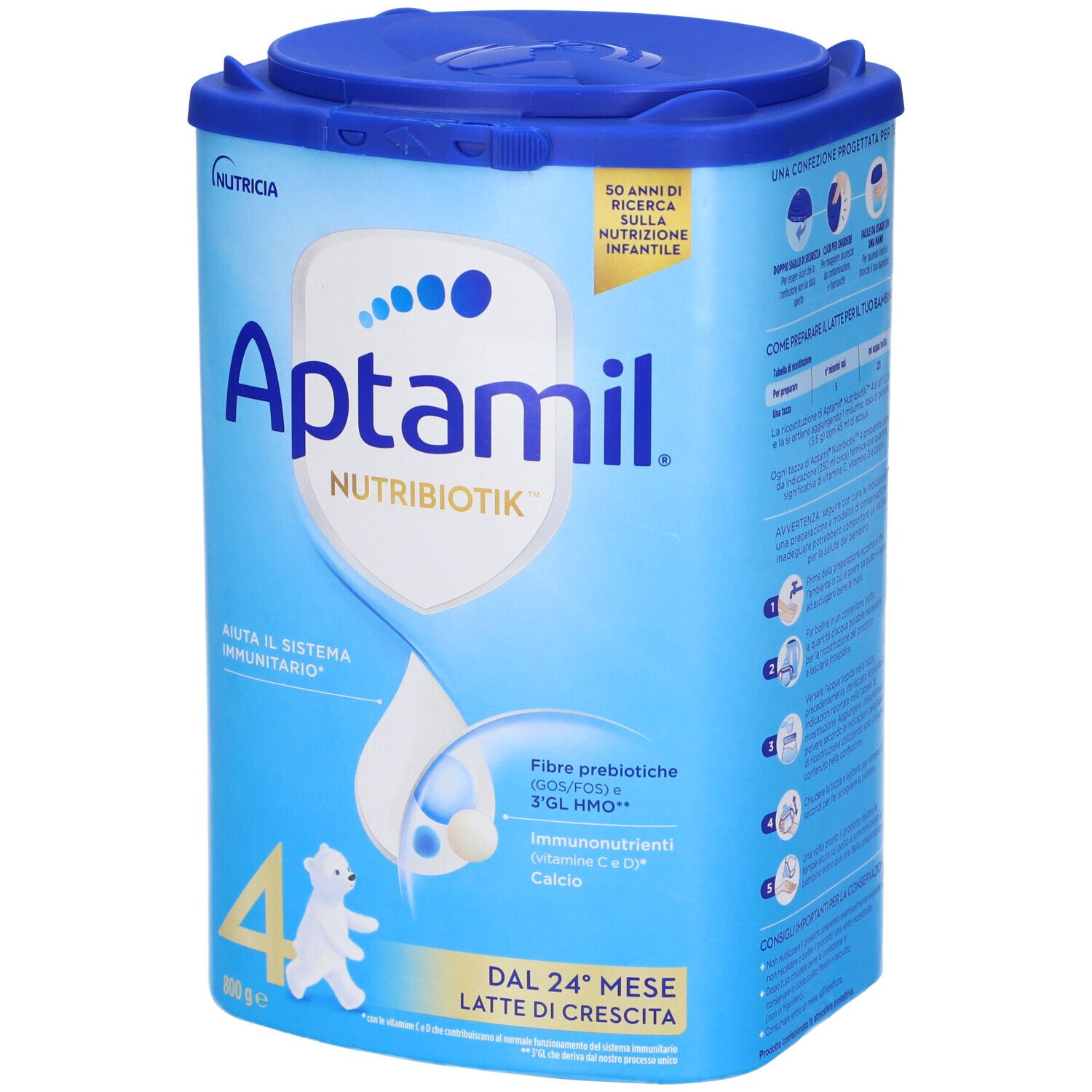 Lattina Aptamil 4, lattina blu con coperchio. Nome e logo del prodotto. Contiene 800g. Illustrazione orso. Testo in italiano.