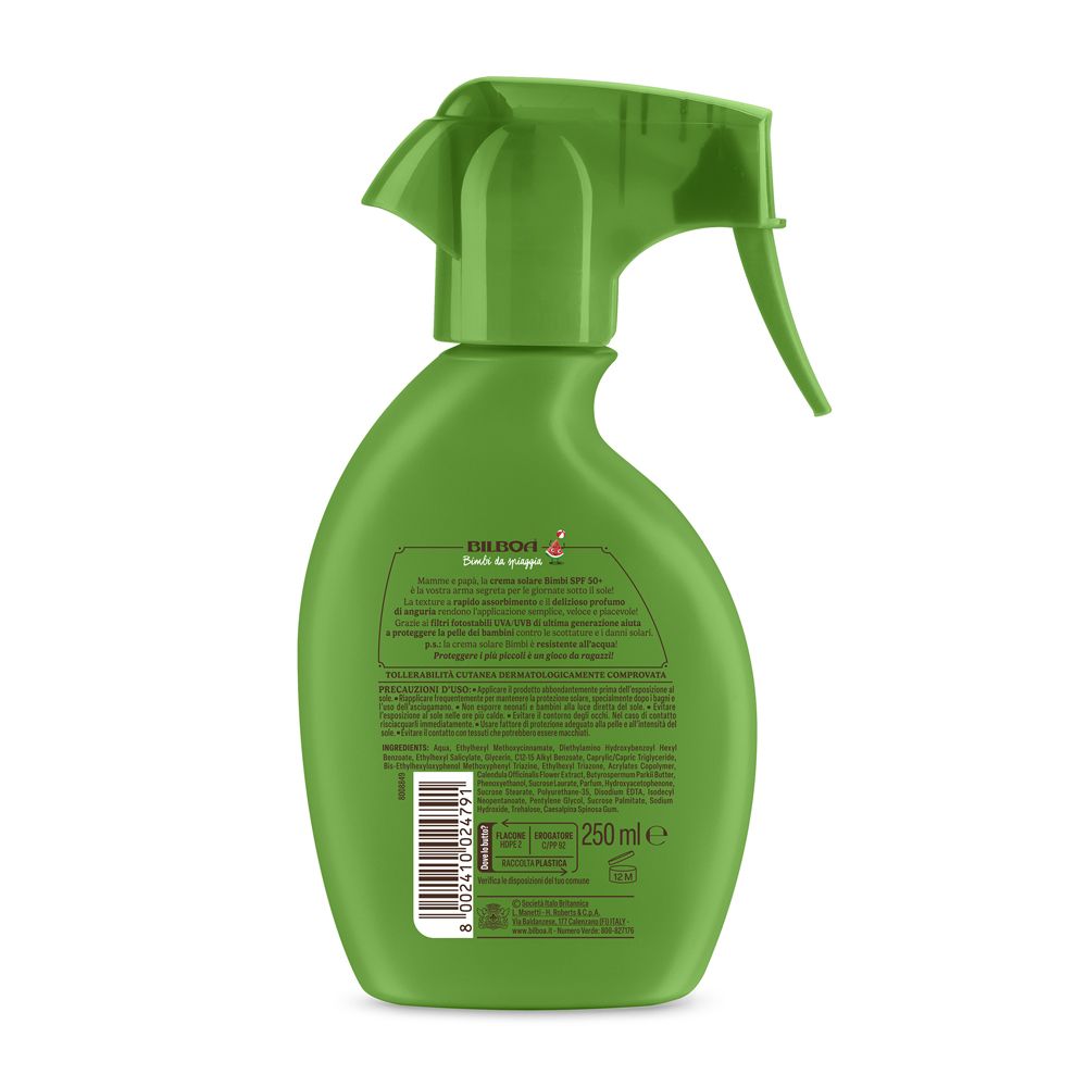 Retro di un flacone spray verde. Testo e codice a barre. Scritta: Bilboa Bimbi da spiaggia.