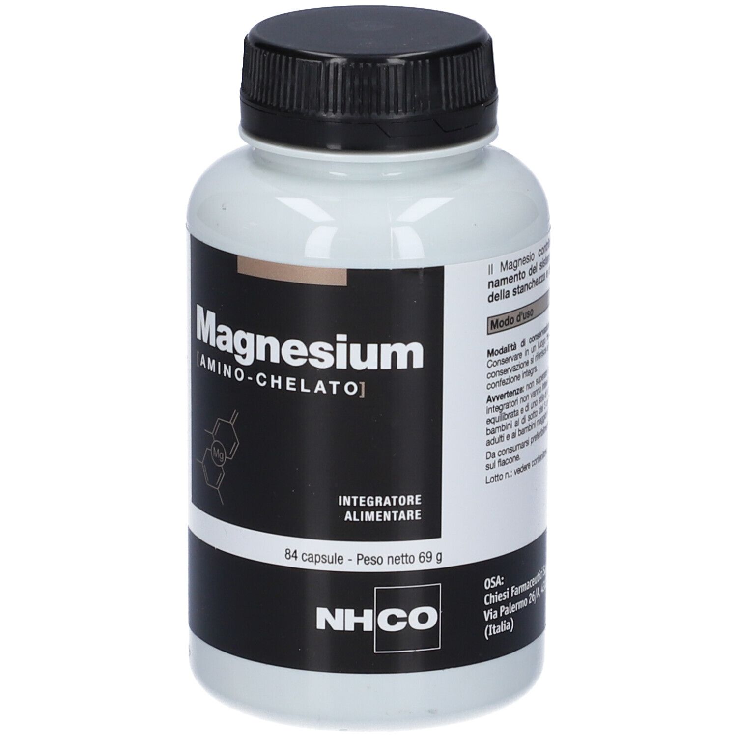 Flacone bianco con tappo nero. Scritta Magnesium, 84 capsule, logo NHCO. Etichetta nera.