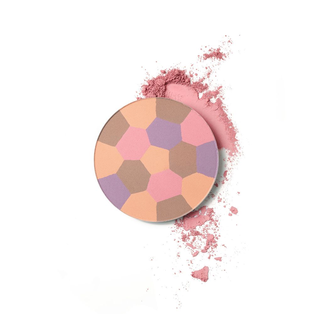 Cipria rotonda con campi di colore esagonali. Cipria rosa accanto. Sfondo bianco.