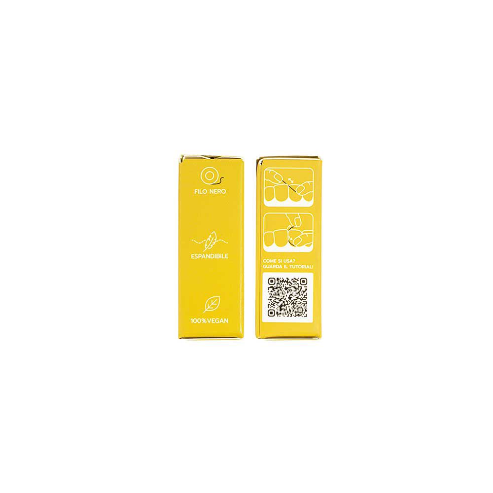 Scatola gialla, vista laterale. Testo: Filo Nero, 100% Vegan. Illustrazioni e codice QR.