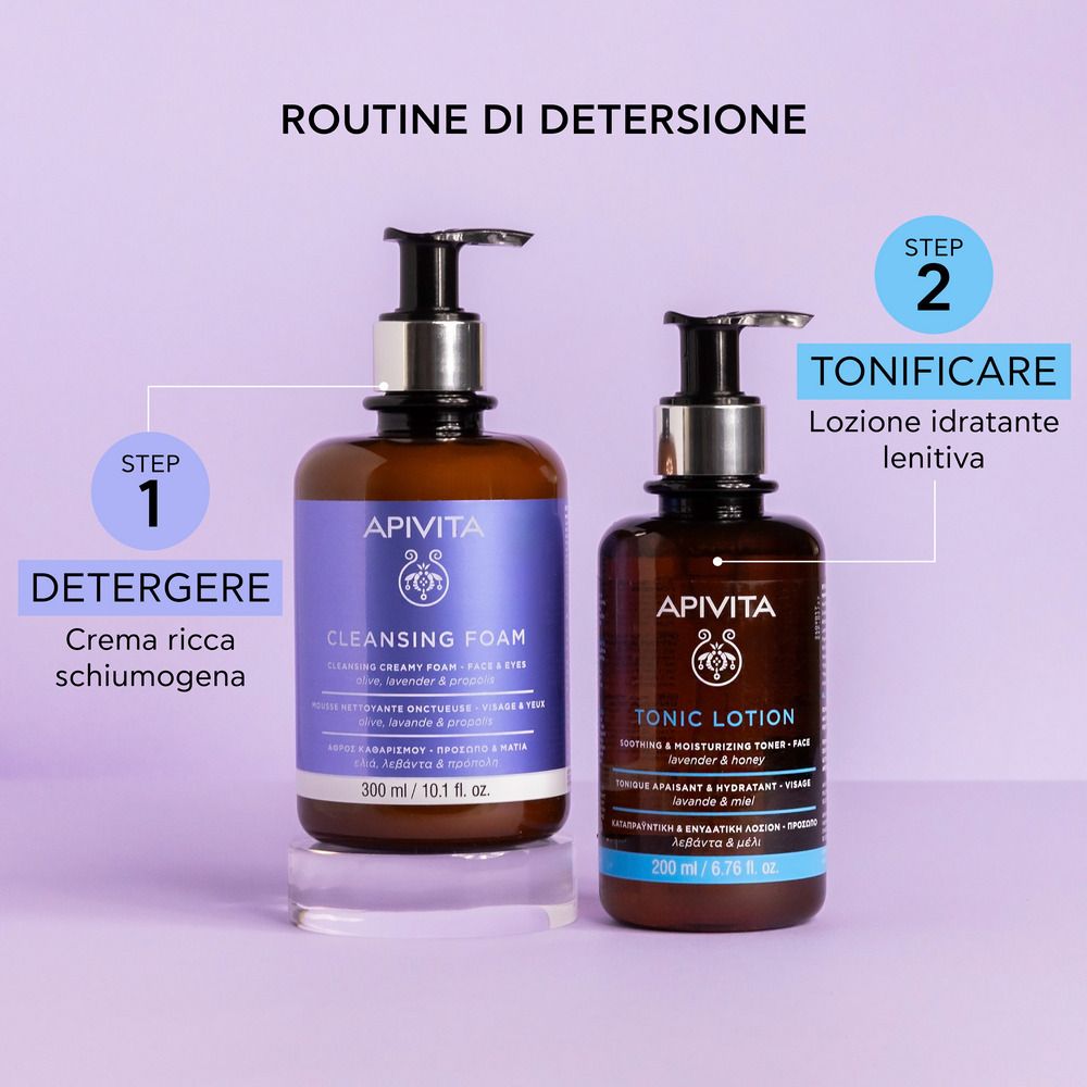 Apivita Cleansing Foam. Flacone, olive, lavanda e propoli. 93% di origine naturale.
