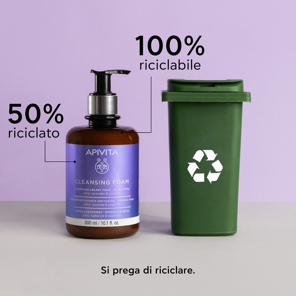 Apivita Cleansing Foam e Lozione Tonica. Step 1: Detergere. Step 2: Tonificare. Testo in italiano.