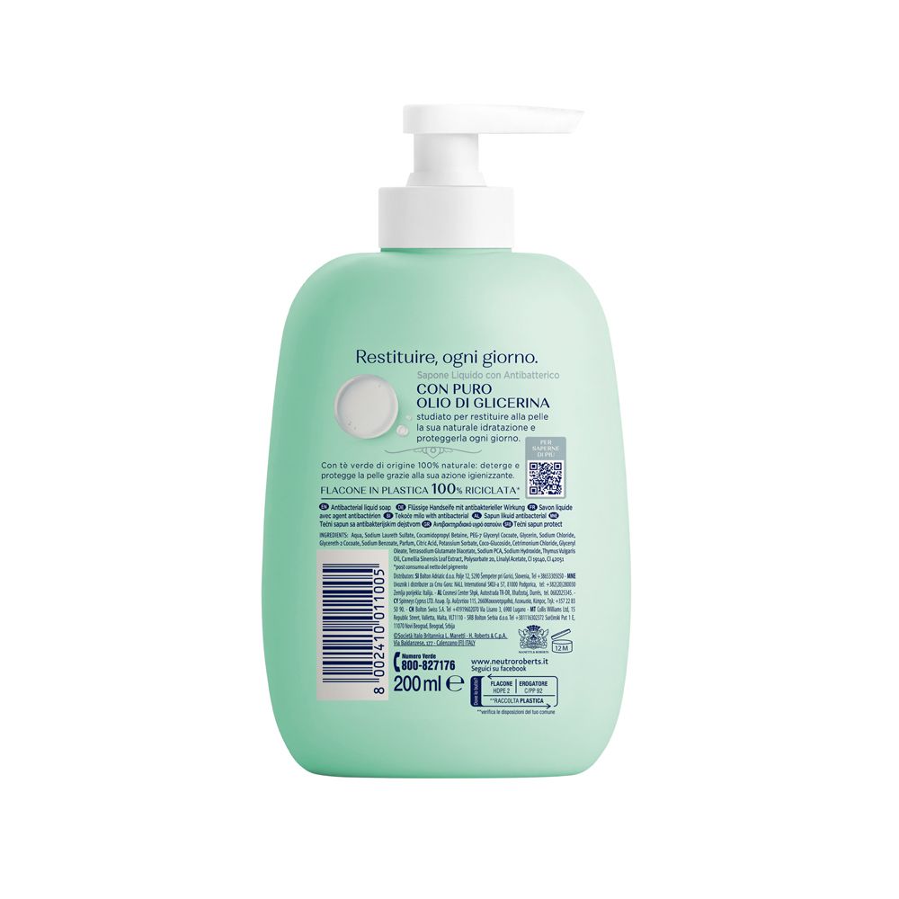 Retro del flacone di sapone verde. Testo: Restituisce, ogni giorno. Con glicerina. Flacone in plastica 100% riciclata.