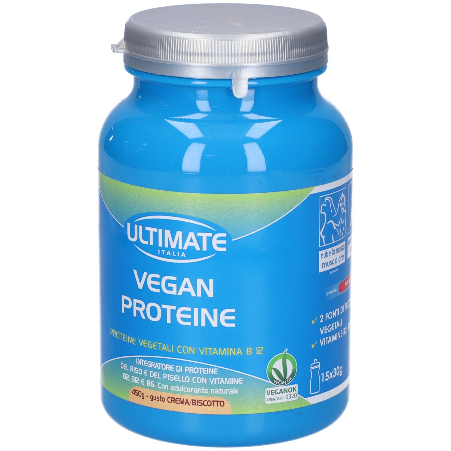 Barattolo blu con coperchio argentato. Scritta: ULTIMATE ITALIA VEGAN PROTEINE. Contiene vitamina B12. 15x30g porzioni. Certificazione vegana.