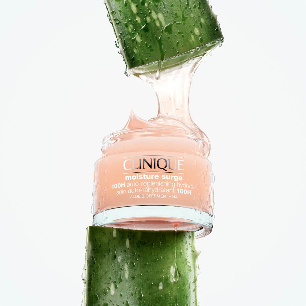 Crema idratante Clinique con rami di aloe vera.