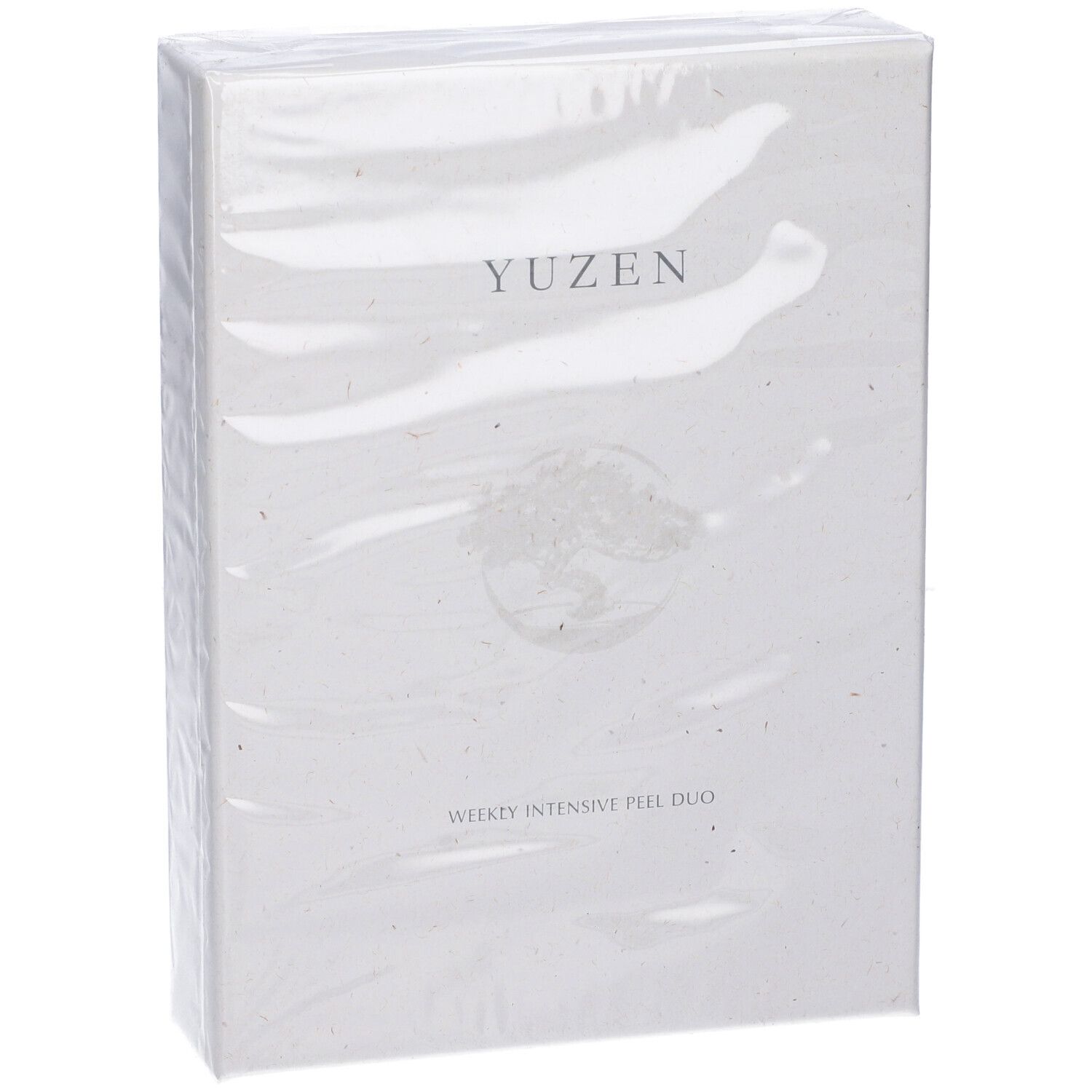 Scatola bianca, logo Yuzen, grafica albero, scritta "Weekly Intensive Peel Duo". Confezionata in plastica.
