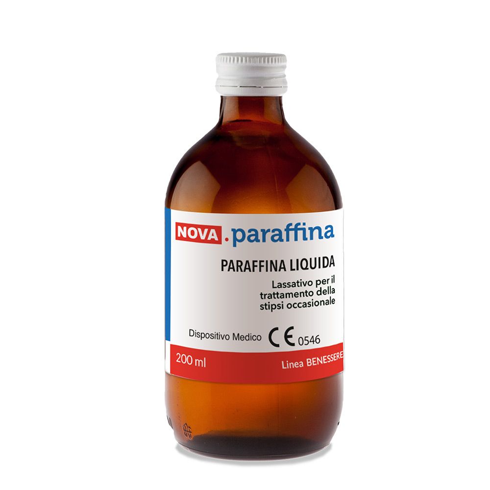 Flacone di vetro marrone con tappo bianco. Etichetta con NOVA.paraffina Liquida. Dispositivo medico CE 0546.