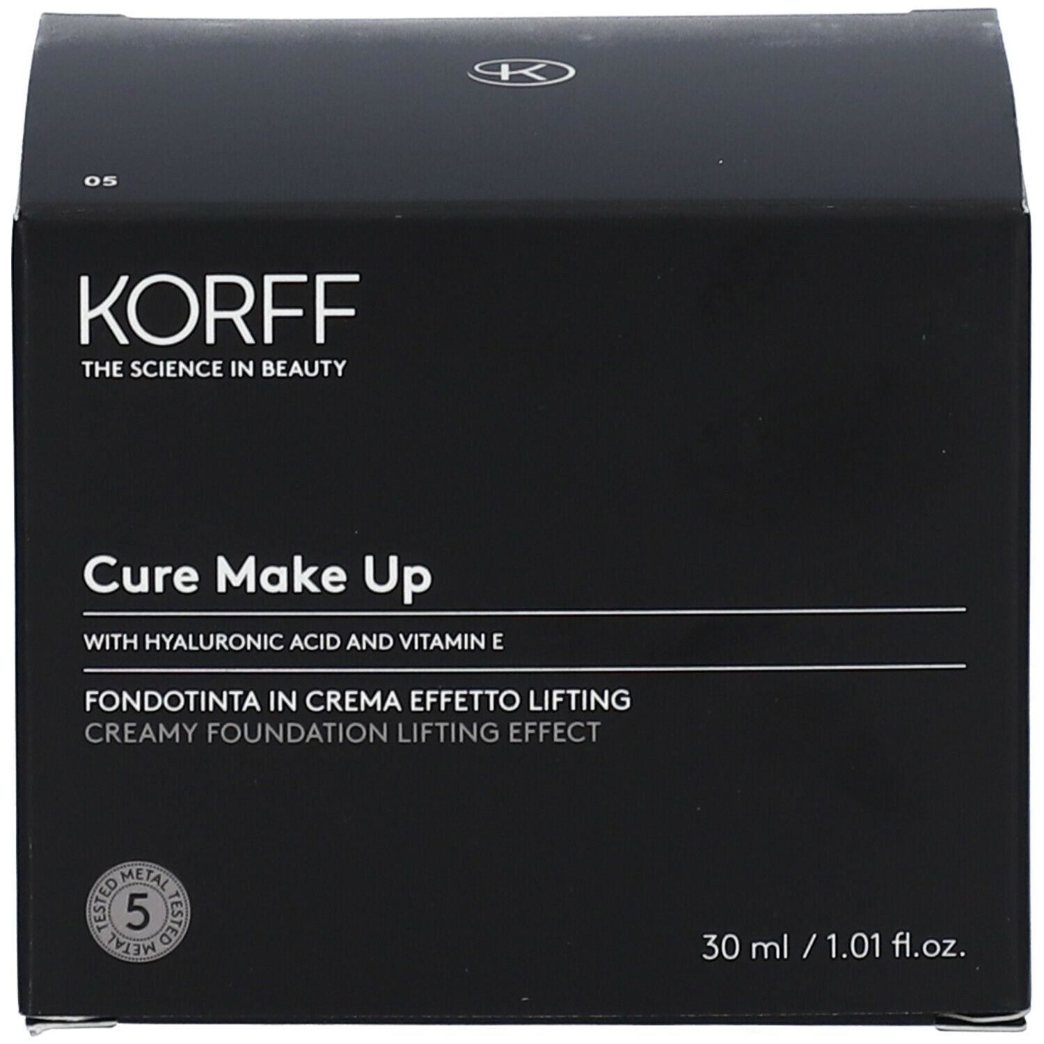 Scatola nera con nome del prodotto e logo. Scritta: Cure Make Up, 30 ml.