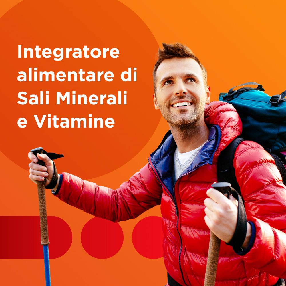 Uomo con bastoncini da trekking. Testo: Integratore alimentare di Sali Minerali e Vitamine.