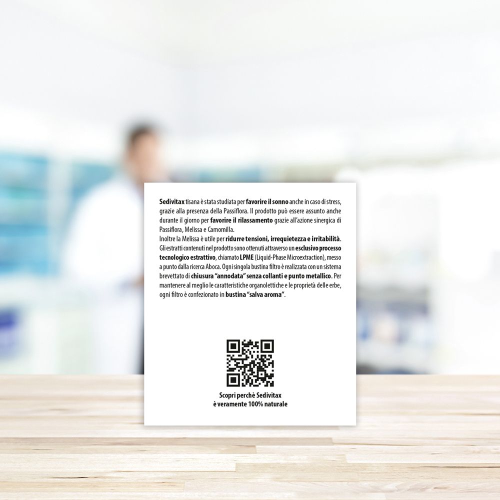 Retro della confezione Sedivitax Tisana. Testo sulle proprietà. Codice QR. 100% naturale.