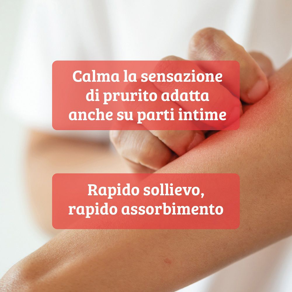Primo piano di un braccio che mostra il sollievo dal prurito grazie alla crema.