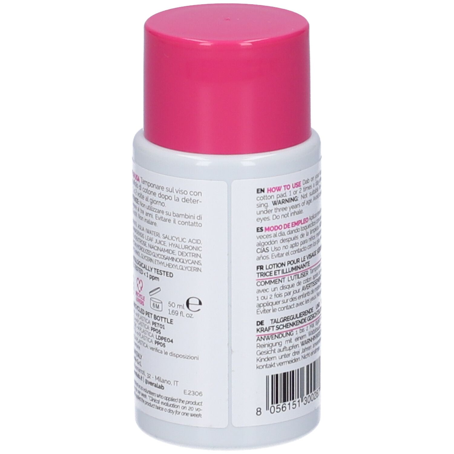 Flacone bianco con tappo rosa. Testo in più lingue, tra cui italiano e inglese. Volume: 50 ml.