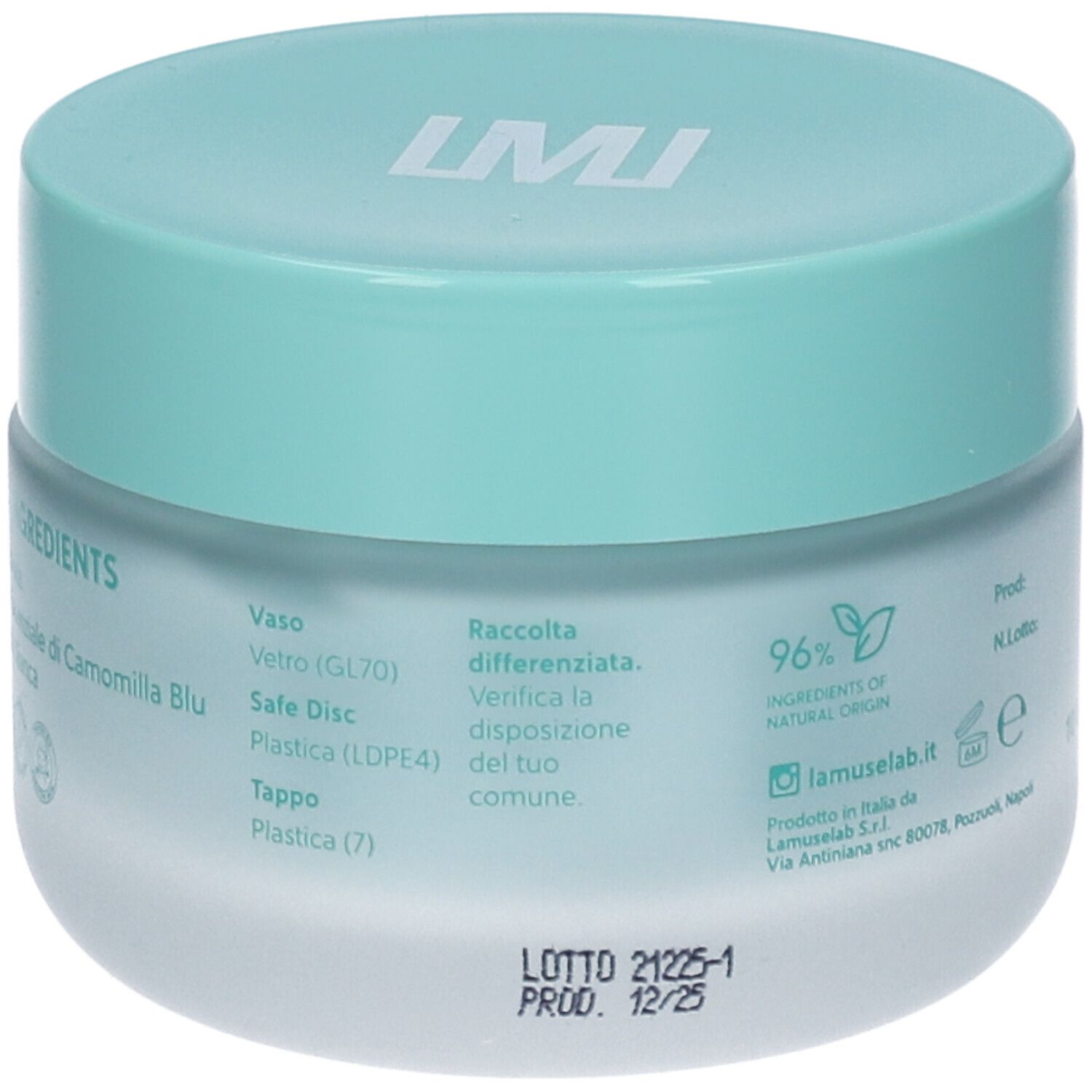 Vaso di crema azzurra con coperchio. Scritta: LAMUSELAB. Retro con ingredienti e indicazioni di riciclo.