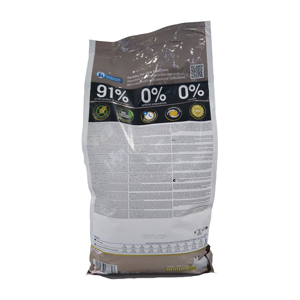 Retro della confezione di cibo per cani. Contiene informazioni e loghi. 91% di origine animale.