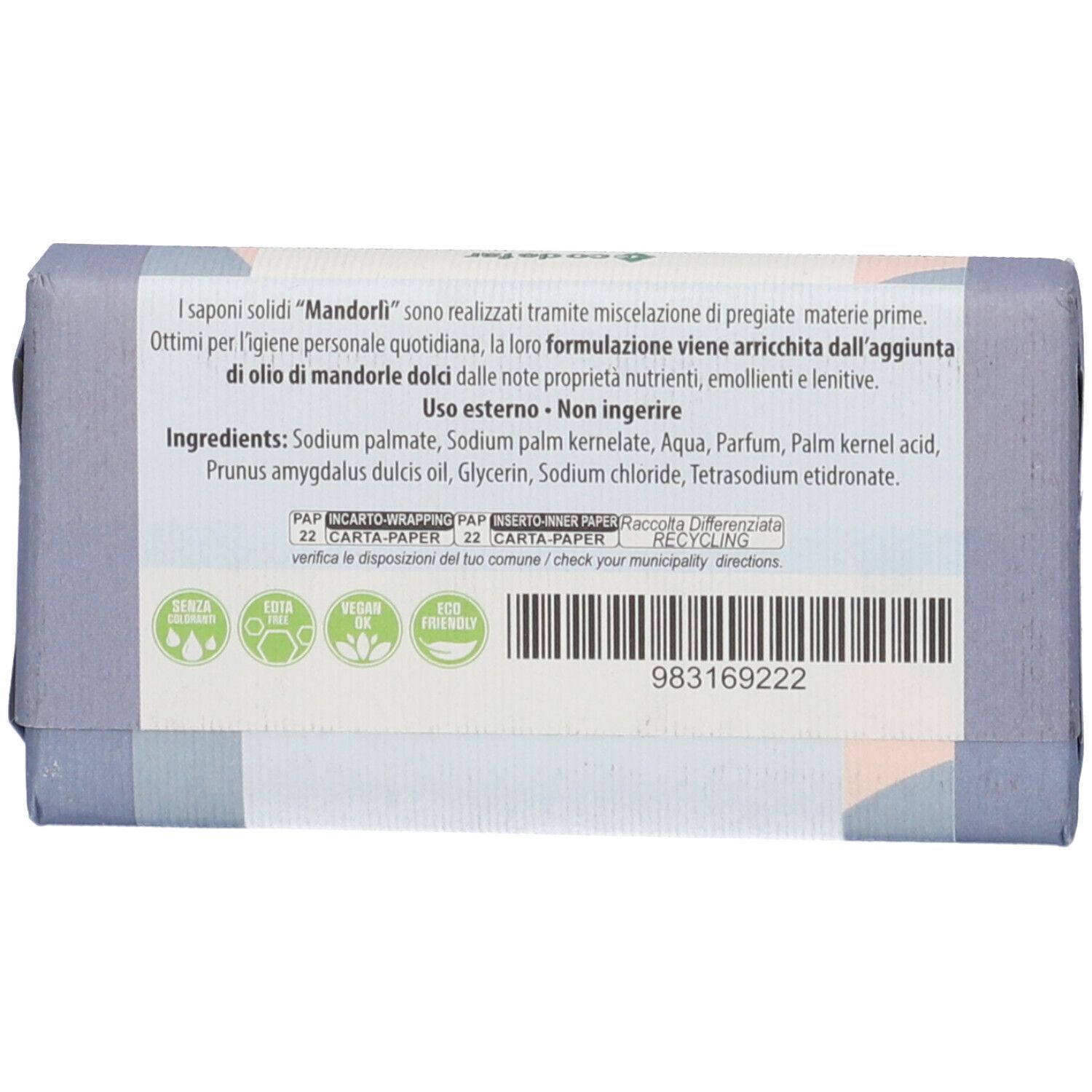 Retro della confezione del sapone con testo e lista ingredienti. Simboli riciclo e codice a barre.