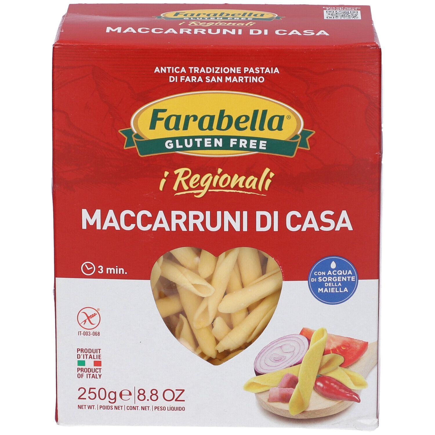 Confezione rossa di pasta Farabella. Finestra con maccheroni. Illustrazione ingredienti.