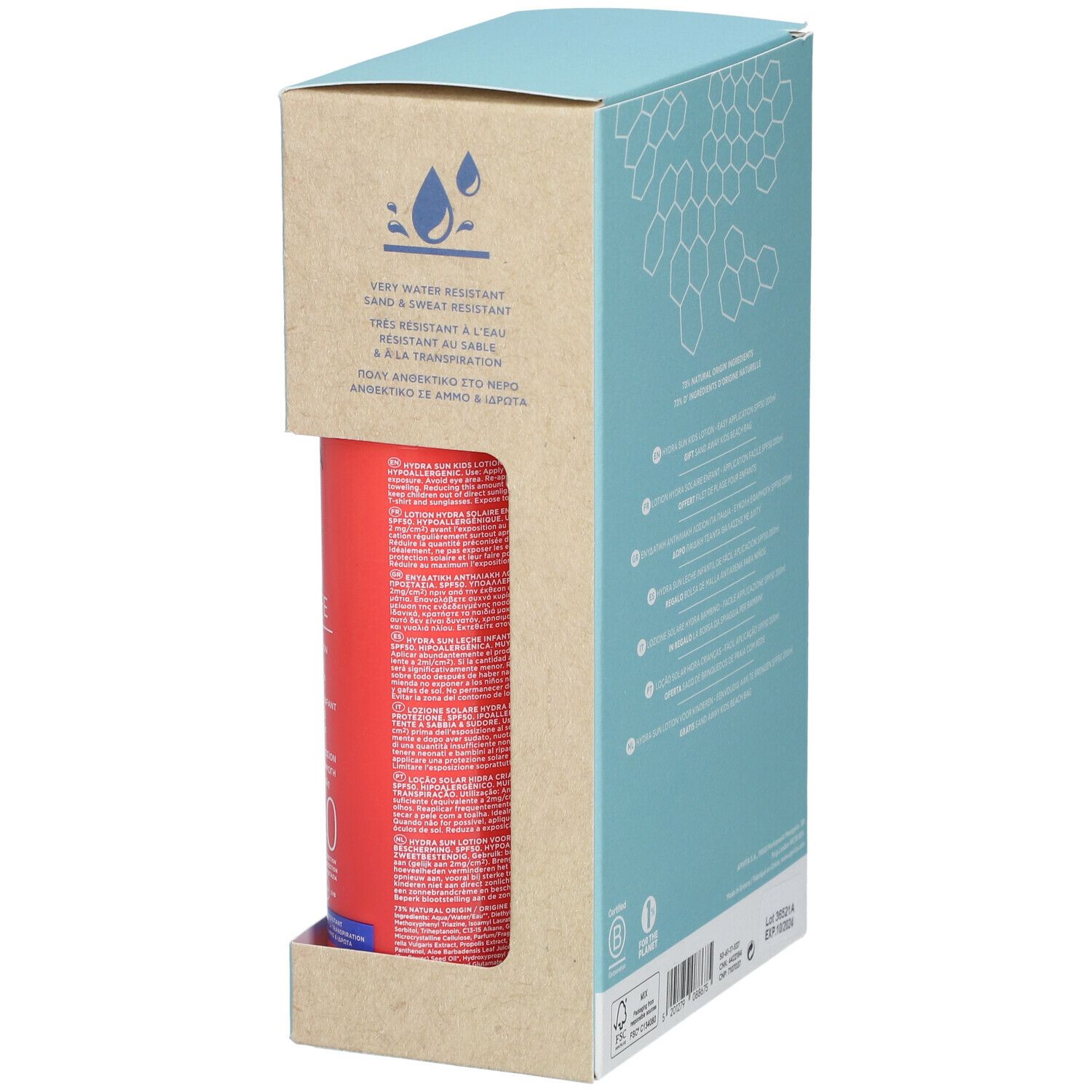 Vista laterale della confezione del prodotto. Flacone spray rosso visibile. Testo: Very Water Resistant. Sfondo azzurro chiaro con elementi bianchi.