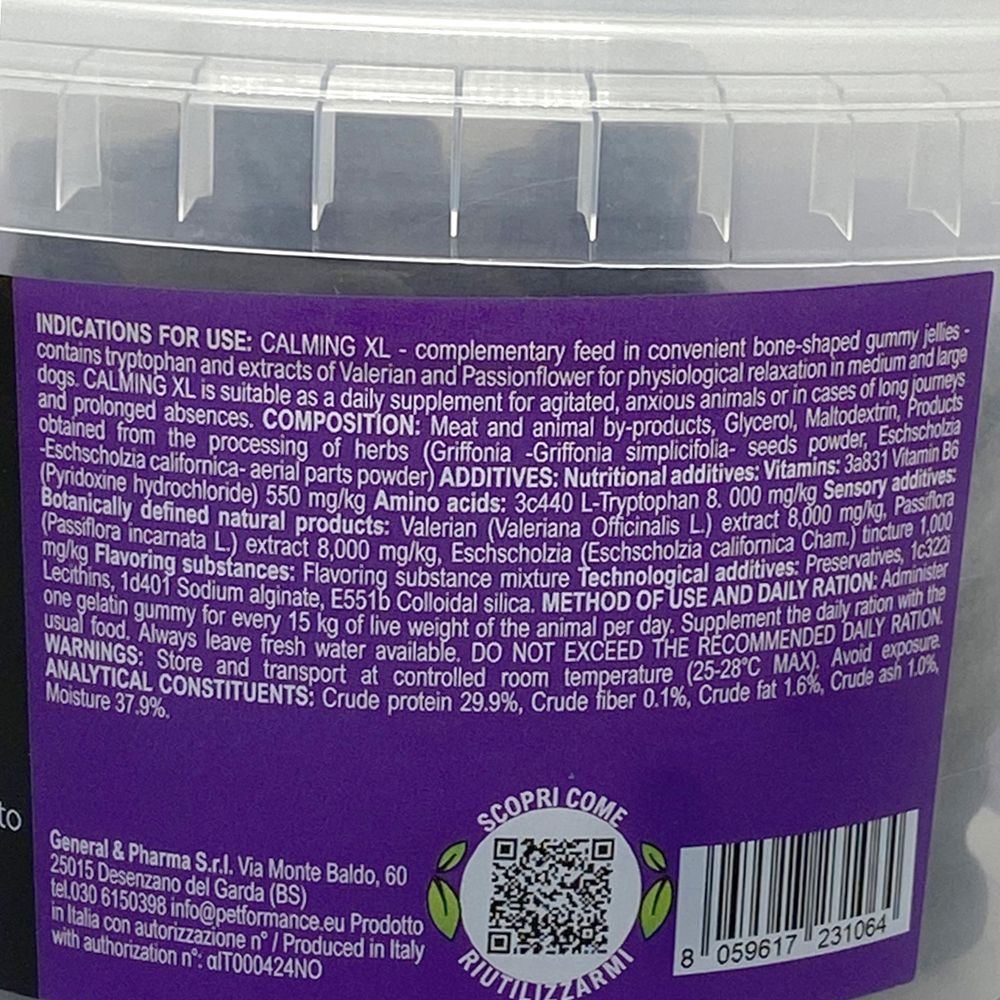 Primo piano delle informazioni sul prodotto sul barattolo Calming XL. Testo in italiano.