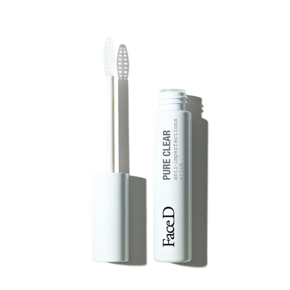 Stick bianco con due applicatori. Scritta: FaceD, Pure Clear anti-imperfections stick.