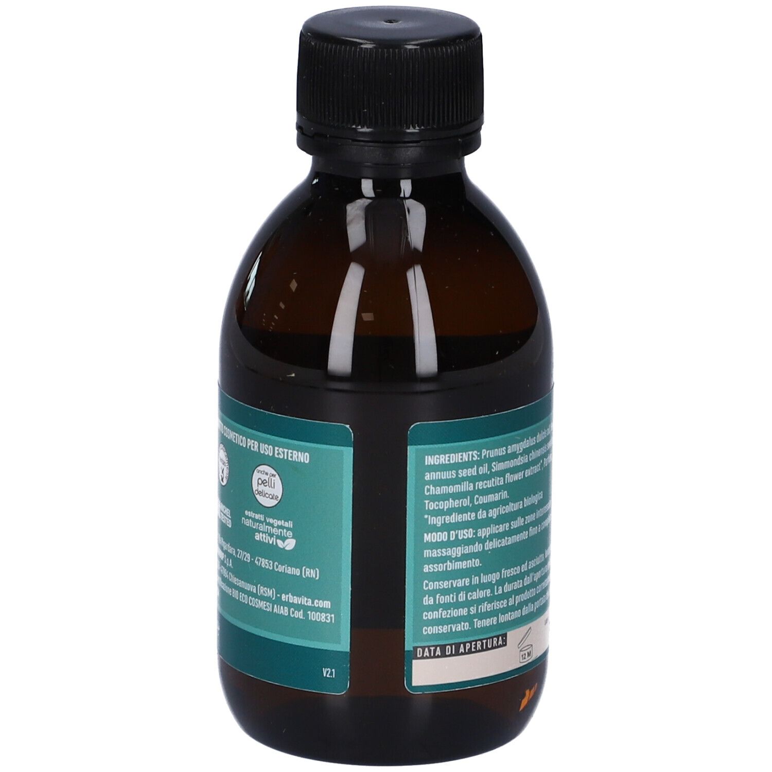 Vista posteriore del flacone marrone con tappo nero. Etichetta con ingredienti e istruzioni.