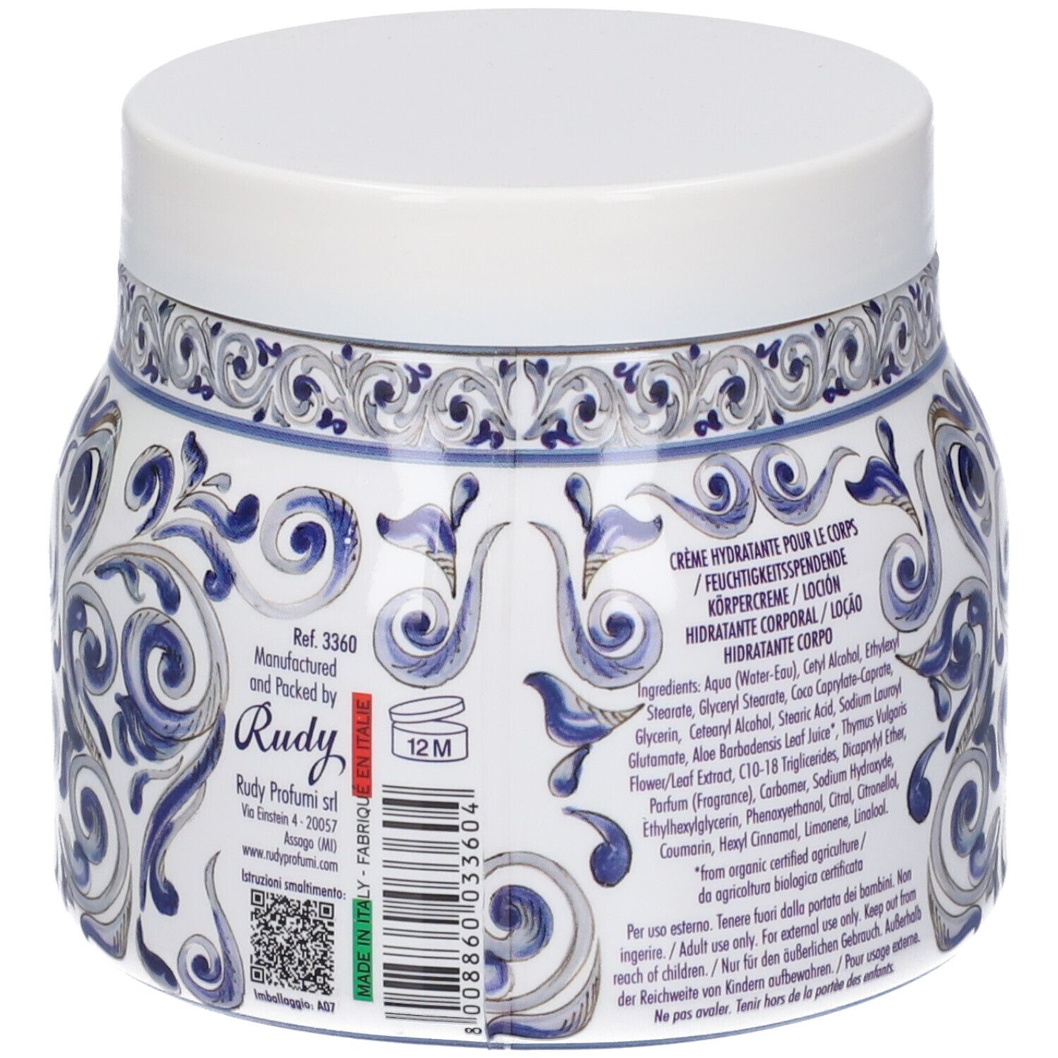Lato di un vaso bianco con motivo blu e bianco. Contiene Rif. 3360, Rudy Profumi, Made in Italy, 12M.